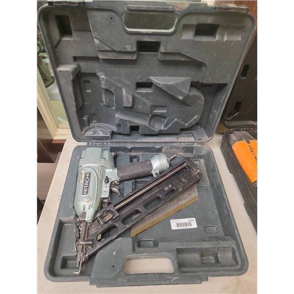 Hitachi NT65MA4(S) 2-1/2-inch Finish Nailer with Case
