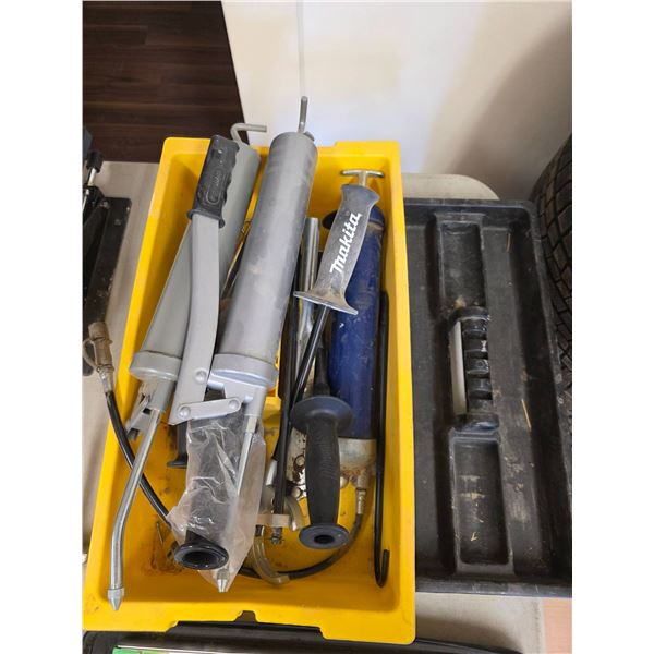 Manual Grease Guns and Other Tools