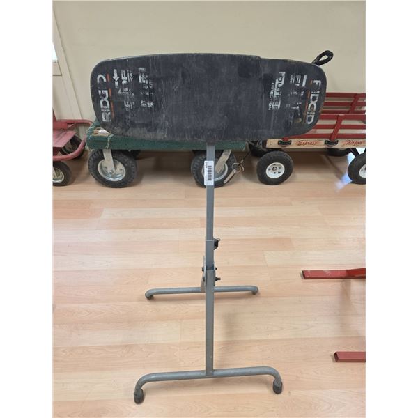 RIDGID 2 Pipe Stand With Adjustable Base