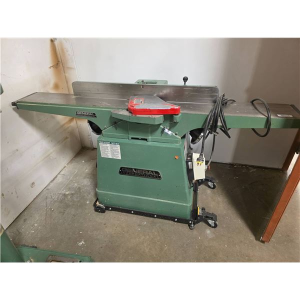 General International 80-200M1 Jointer, 1.5 HP, 220V, 11A