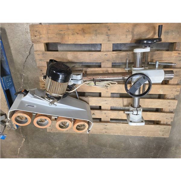 Industrial Power Feeder for Woodworking Machines With Four Rollers