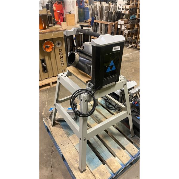 Delta 12-1/2″ x 6″ Planer with Stand and Additional Planer Knives