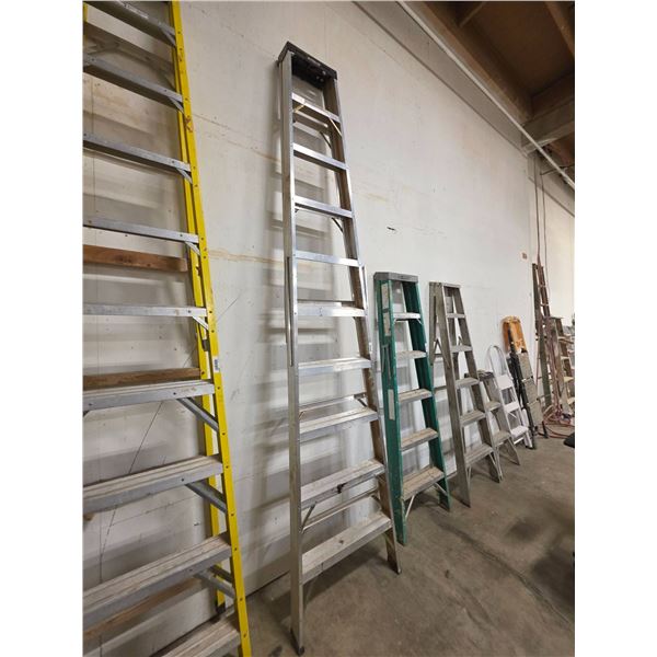 Featherlite Aluminum Ladder Model 2410, 10 ft, CSA Certified