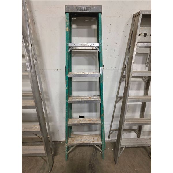 Keller 6′ Fiberglass Step Ladder with Metal Top Rail