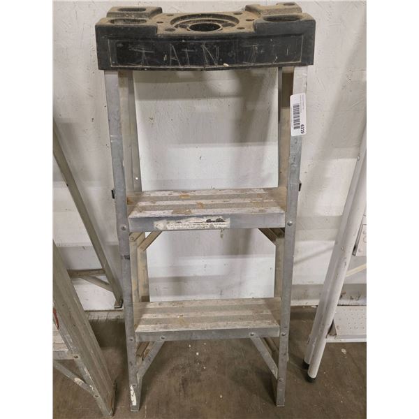 Lite Products Inc. 8215 Portable Step Ladder with Extended Platform