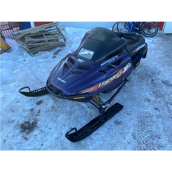 97 Ski-Doo Formula Z 670cc Rave Twin Liquid Cooled Snowmobile - Kept in Shed. Running! No TOD.