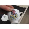 Image 5 : 2 Cups and Saucer H&M Souvenir Bone China, Indented Print