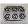Image 7 : Kitchenware Lot With Strainer, Muffin And Donut Pans, And Rosenthal Maria White Porcelain Serving P