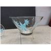 Image 12 : Vintage Chip And Dip Bowl Set With Candy Dish, 7 Juice Glasses And Pitcher, Cup Tree, And 5 Coffee