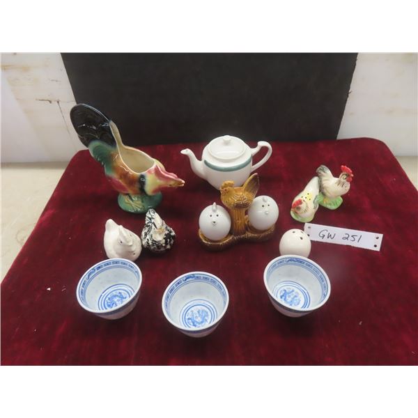Royal Copely Rooster And Chicken Salt And Pepper Shakers, U.S. Made