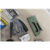 Image 4 : 5 Staplers and Quantity of Staples
