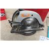 Image 2 : Craftsman Power Circular Saw With Three New Extra Blades and Metal Case