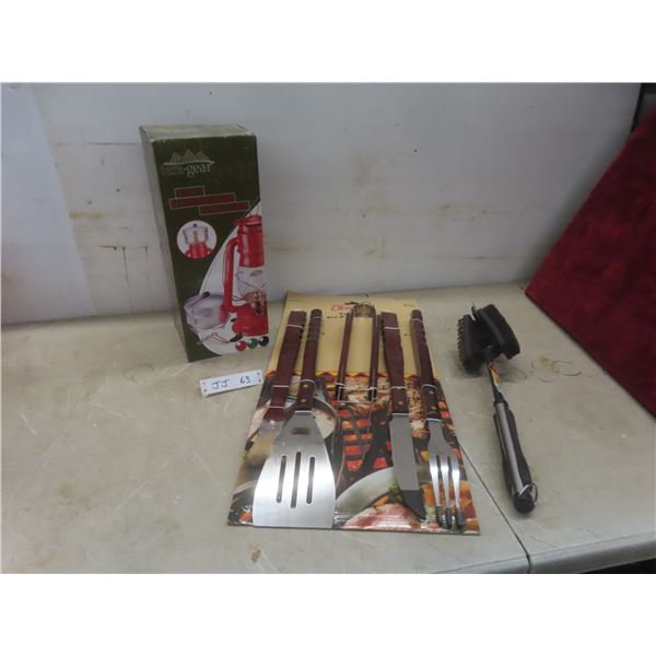 New Tera-Gear 2 in 1 hurricane lantern + 5pc BBQ tool set