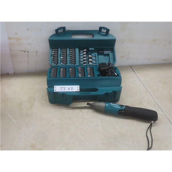New Makita 4.8V Inline Cordless Screwdriver With Accessories And Case