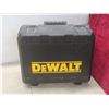 Image 7 : DeWalt 7 1/4" Circular Saw With Case, Model DW362