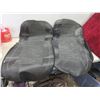 Image 12 : Two Headlights for 2009 Honda Accord With Seat Covers