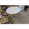 Image 3 : Retro Table With Three Chairs, 29 x 30 x 45