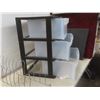 Image 6 : 2 Plastic Organizers & Shoe Rack