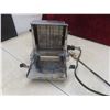 Image 9 : Toastmaster Electric Frying Pan and Antique Toaster