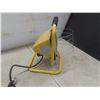 Image 9 : Dekko 700 Watt Electric Spray Gun and Work Light