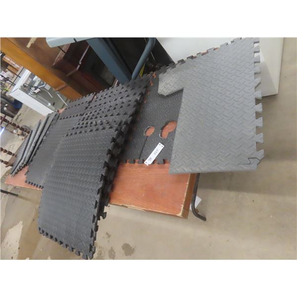 Exercise Floor Mats 11pc 24x24, 3pc 18x24, 40pc 10x19 + 2 irregular