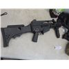 Image 15 : Airsoft Rifle With Seven Magazines, Case, Mask, and Accessories