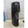 Image 5 : SodaStream Machine With Partial and Full CO2 Cartridges, Containers And Soda Syrups, Working