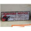 Image 6 : Hardware & Decor: Face Plates, Sign, Flashlight +