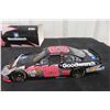 Image 4 : Action NASCAR Limited Edition Die-Cast Race Car, 1/24 Scale, Kevin Harvick, In Box