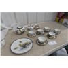 Image 1 : Vintage Japanese Kutani Porcelain Tea Set with Teapot, Cups, Creamer, and Sugar