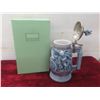 Image 8 : 2 Avon Steins: Tribute to the Wild West 9" and Conquest of Space With Original Boxes