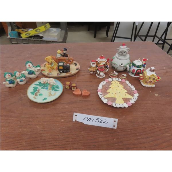 Miniature Tea Sets With 3 Small Tea Pots