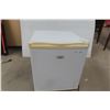 Image 1 : Chef Bar Fridge 20" x 18" x 17".
