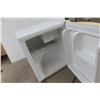 Image 3 : Chef Bar Fridge 20" x 18" x 17".