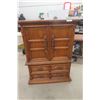 Image 1 : Dresser 56" x 42" x 20".