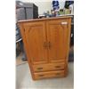 Image 13 : 2 Pine 3-Drawer Nightstand 20" x 20" x 16".