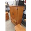 Image 14 : 2 Pine 3-Drawer Nightstand 20" x 20" x 16".
