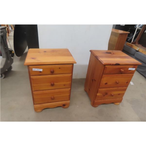 2 Pine 3-Drawer Nightstand 20" x 20" x 16".