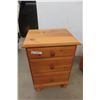 Image 3 : 2 Pine 3-Drawer Nightstand 20" x 20" x 16".