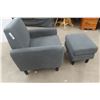 Image 3 : Living Room Chair w/ Ottoman