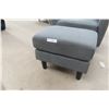 Image 5 : Living Room Chair w/ Ottoman