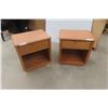 Image 1 : 2 Oak Nightstands or End Tables 24" x 16" x 22".