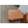 Image 2 : 2 Oak Nightstands or End Tables 24" x 16" x 22".
