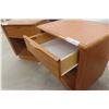 Image 5 : 2 Oak Nightstands or End Tables 24" x 16" x 22".