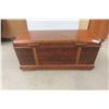 Image 1 : Cedar-Lined Hope Chest 22" x 45" x 18".