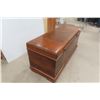 Image 4 : Cedar-Lined Hope Chest 22" x 45" x 18".