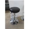 Image 2 : 2 Adjustable Bar Stools.