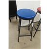 Image 2 : 3 Matching Stools.