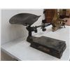 Image 10 : Antique Acme Beam Balance Scale – Working