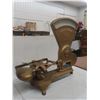 Image 10 : Antique Toledo "No Springs Honest Weight" Computing Scale – Working